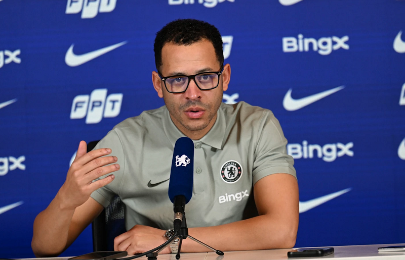 Chelsea đổi hướng chuyển nhượng, Rosenior được trao thứ Maresca từng không có