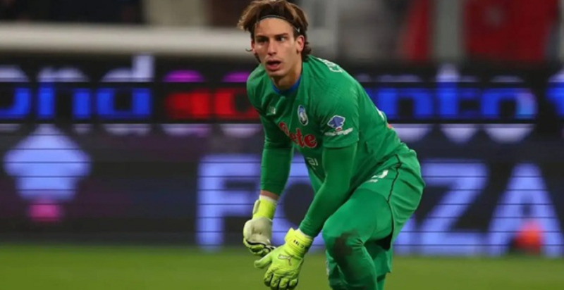 arsenal-canh-tranh-juventus-trong-cuoc-gianh-marco-carnesecchi