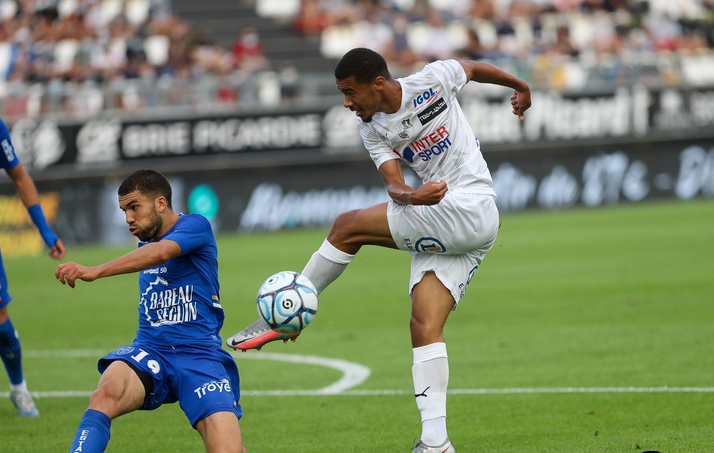 nhan-dinh-soi-keo-amiens-vs-troyes-luc-02h45-ngay-3-3-2026-1