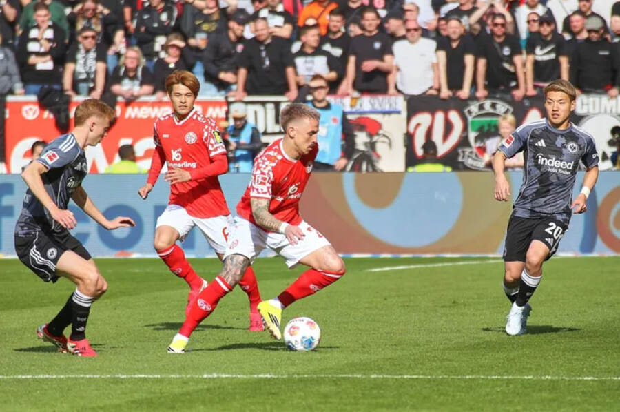 Mainz 05 vs Eintracht Frankfurt (21:30 – 22/03) | Xem lại trận đấu